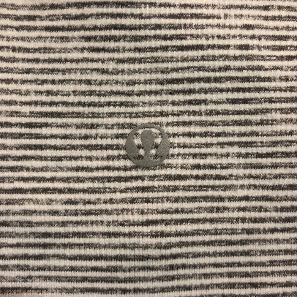 Lululemon Long sleeve top size 8 - Picture 8 of 8